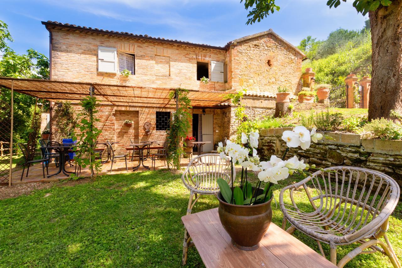 B&B La Residenza Del Poeta Montesicuro Εξωτερικό φωτογραφία